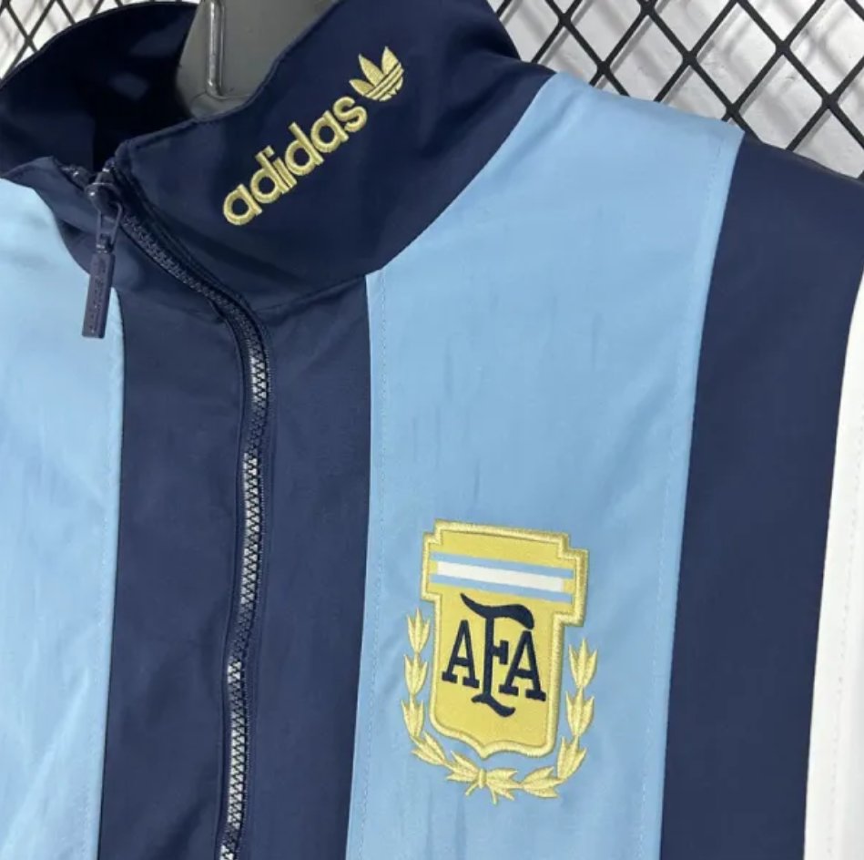 GRkits7's tweet photo. #grkits6.com
#2026-27 #Argentina #Royal #blue #Windbreaker https://t.co/kdwDDQ6L44