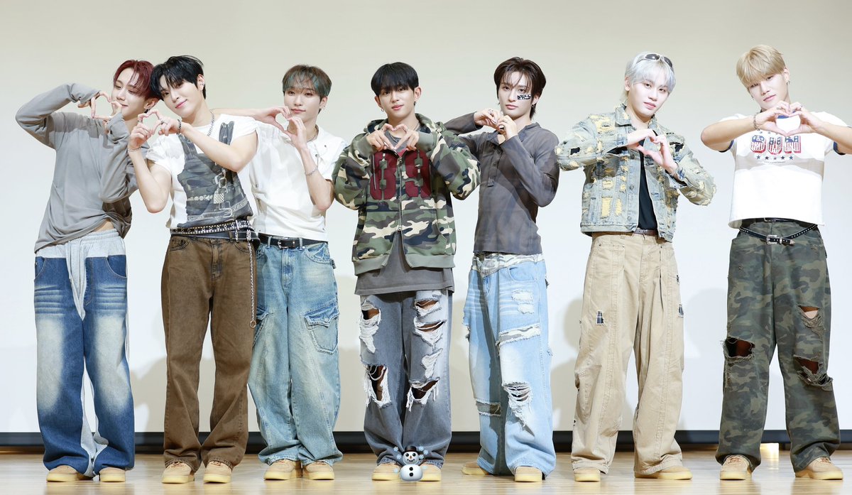 d_2_15_1's tweet photo. 다크비 사랑해 https://t.co/WxJzjh3Q5O