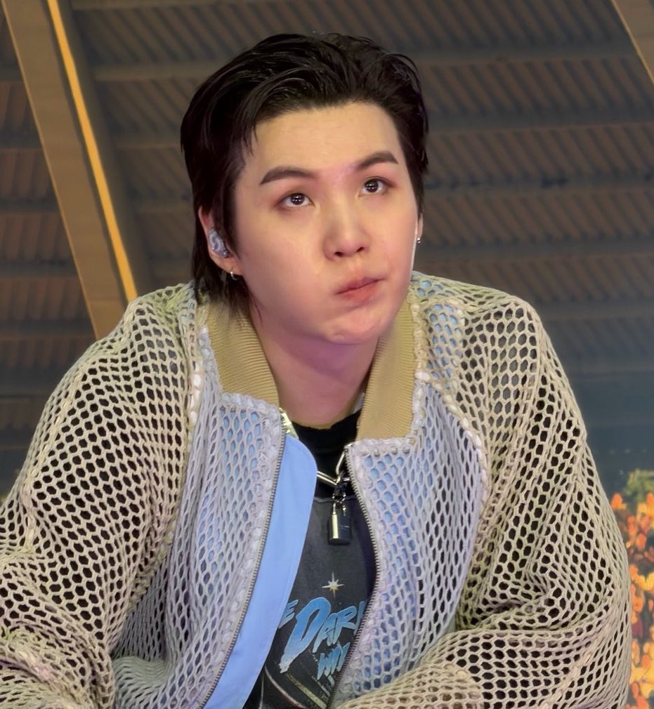sugxmoon's tweet photo. 🥺🤏 https://t.co/PdeH1zNNPv