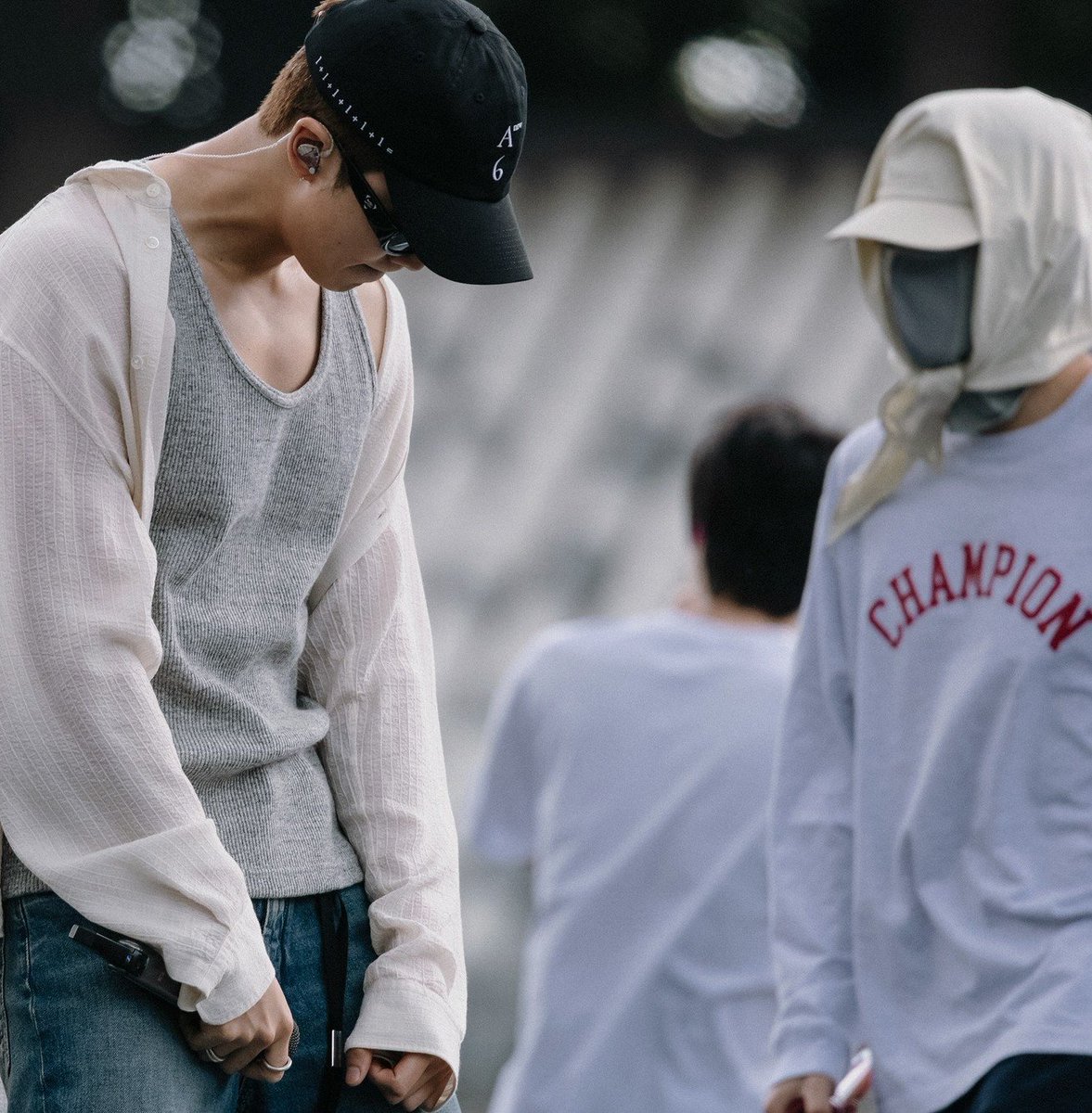 thvdiaries's tweet photo. Kim twins via rkive https://t.co/4Jopwwppfy