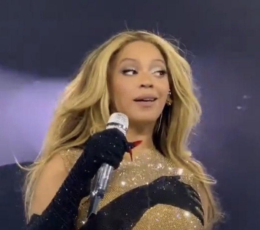 fergyonce's tweet photo. The entire Hive pretending we didn’t know Donk was a Self-Titled demo and not B’Day 😭 https://t.co/ZsfWSlSHev