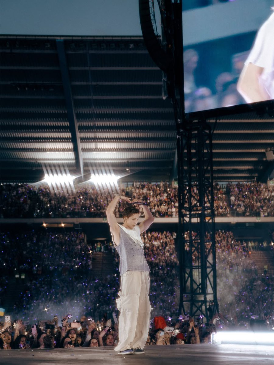 _BTSMoments's tweet photo. [📸 Instagram Post — #RM] (2/4)

🐨 🕊️

(https://t.co/PrtEiM4Otr) https://t.co/IxWxx6y3kD