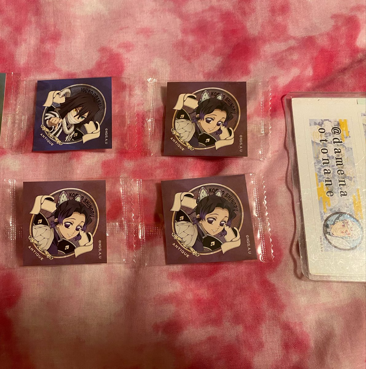 damenaotonane's tweet photo. 【交換】 鬼滅の刃 ハートブレッド アンティーク　ラスクステッカー

【譲】胡蝶しのぶ（ホロ）1（ノーマル）2
伊黒（ノーマル）
【求】無一郎　炭治郎　義勇　蜜璃　善逸
今回友人分メインで求めております。
大阪ミナミでのお手渡しor郵送希望です。
お返事にお時間いただく場合がございます。 https://t.co/RKdho145Tp