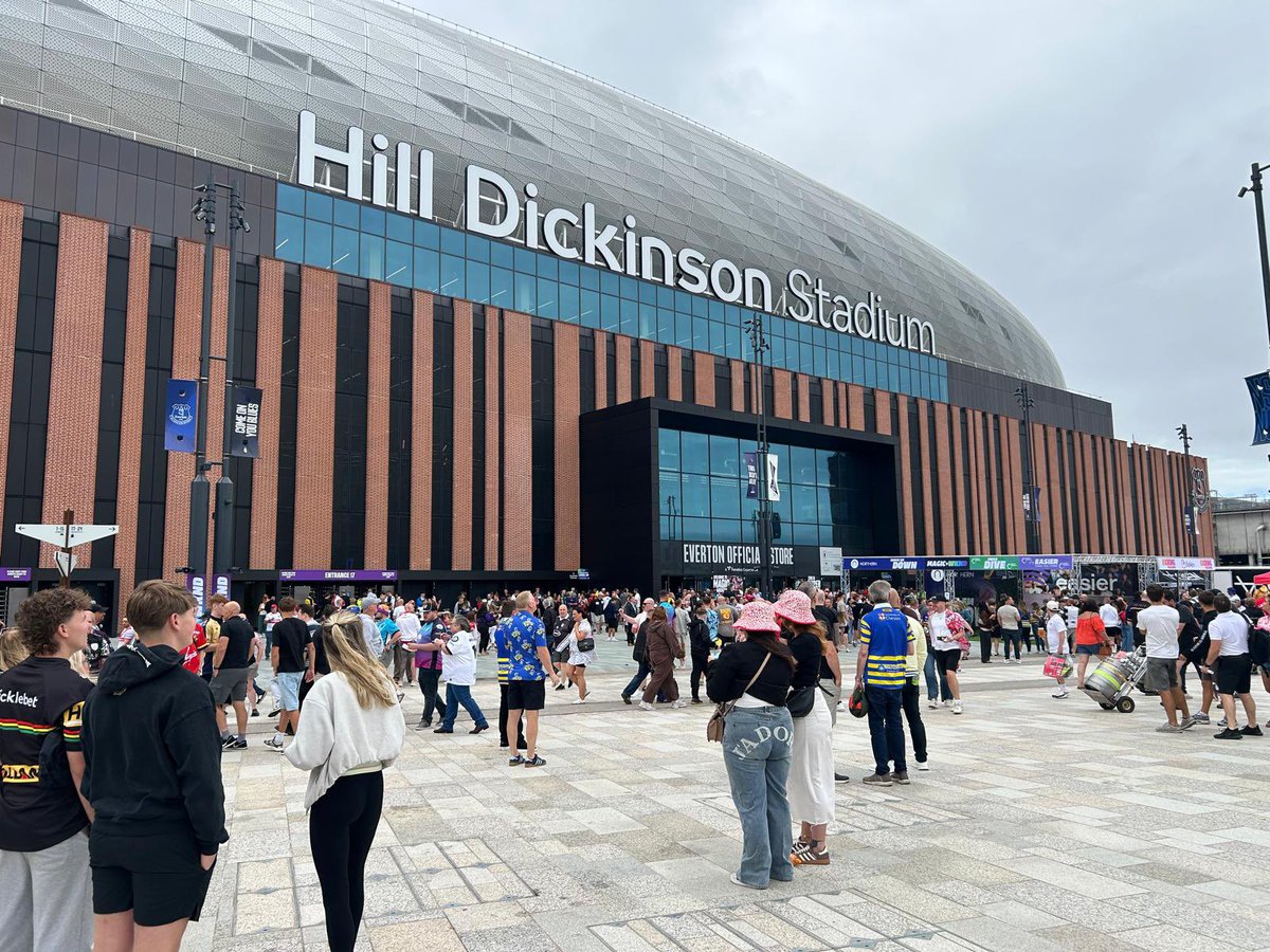 bbcmerseysport's tweet photo. π« #MagicWKND
π Hill Dickinson Stadium
π @LeighLeopardsRL π
πΊ @WarringtonRLFC
π @philmunnsradio hosts from 5pm
π» 95.8FM | DAB
πΊ Freeview channel 714
π§ @BBCSounds
#SLLeiWar #BBCRL https://t.co/FLL4f1WNbD