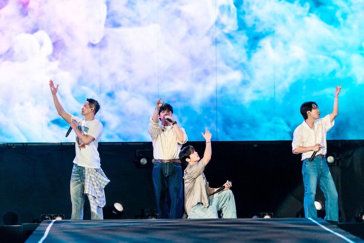 sssssskkkkkk_'s tweet photo. 스레드 속 비어락 페스티벌 #비투비 https://t.co/9mKWvMjw40