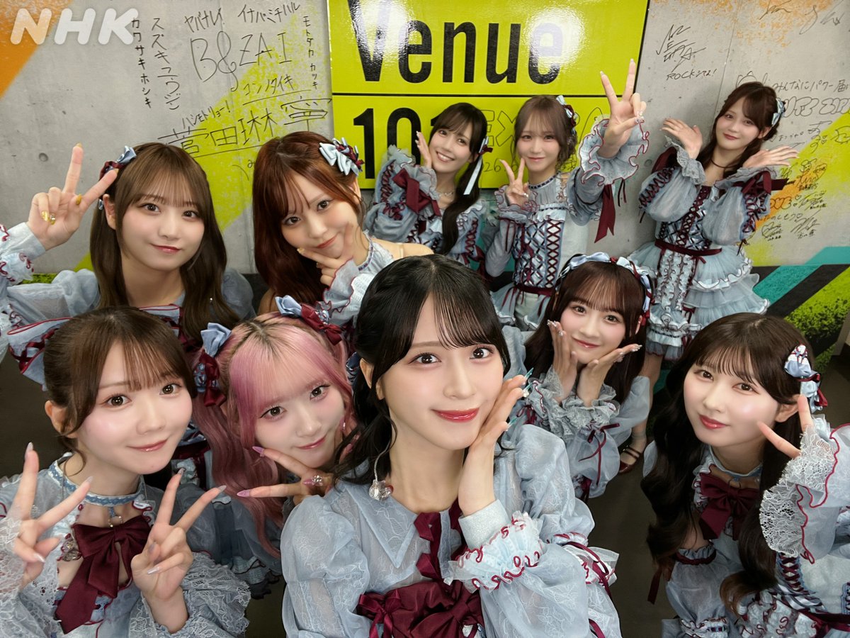 nhk_venue101's tweet photo. 📺#Venue101EXTRA NOW ON AIR✨

🩷＝LOVE(#イコラブ) / #劇薬中毒🩷

放送は同時配信中👇
スマホでも見られます📱
https://t.co/oL5CRPAYmQ

✅かなわない恋に溺れる気持ちを表現❤️‍🩹
✅“ビンタ”の振り付けに注目🖐️ https://t.co/EQ1ZlO7VtF