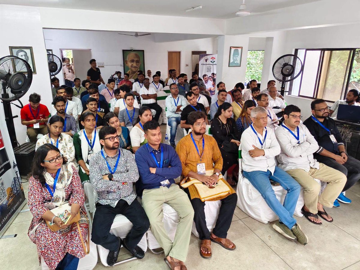 IYCWestBengal's tweet photo. Today, the #ChhatronKiGoonj Action Team hosted a dynamic training camp at Kolkata's Bidhan Bhavan! Focused on sharpening organizational skills, strengthening student rights, and mobilizing public movements.
United student power will drive the change of tomorrow! ⚡
#ActionTeam https://t.co/eehbJv4BZm