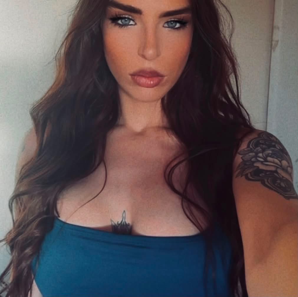 goddessk2001's tweet photo. Holiday tomorrow 🏖️🍸 send me spending money 

https://t.co/JBjFDfSeVE https://t.co/5fghsOIsTd