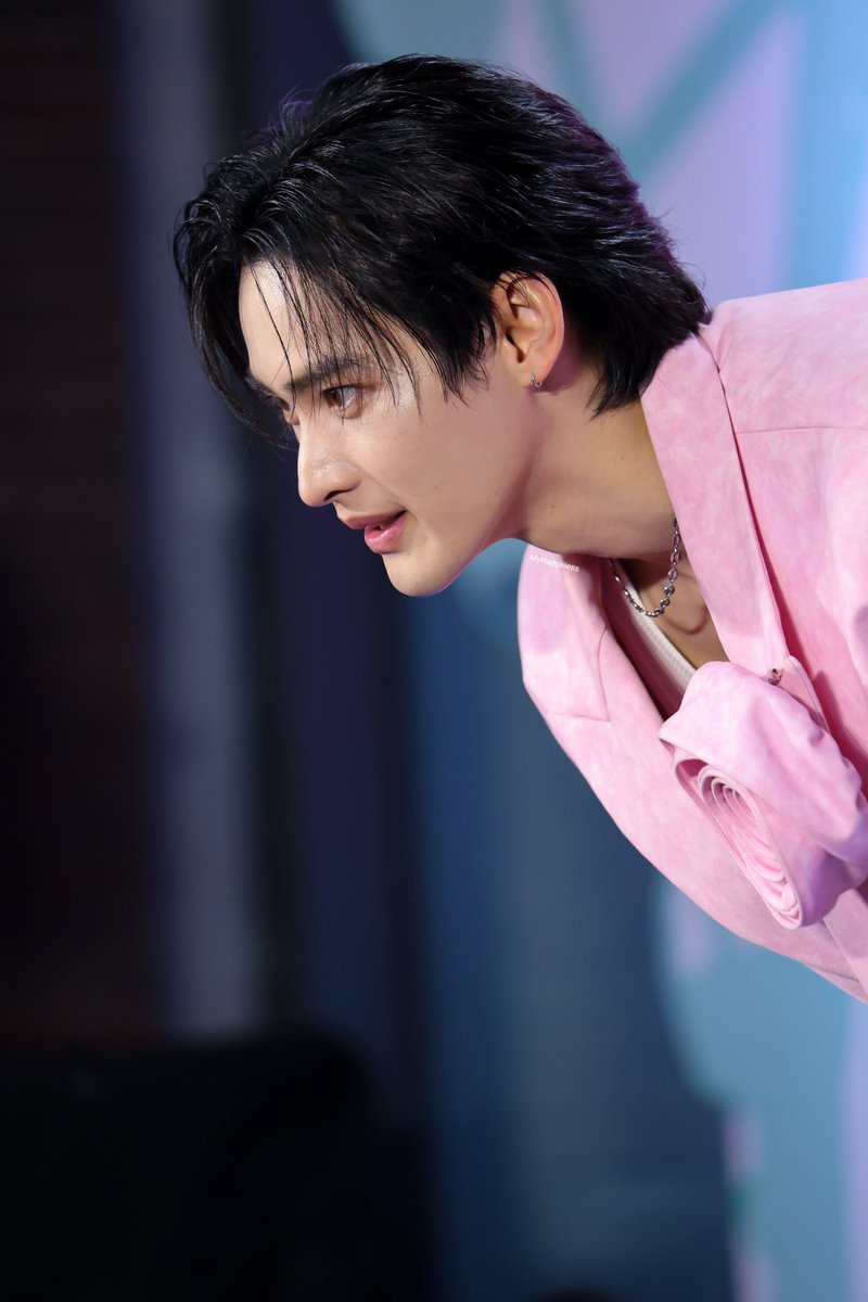 MyHappinessisuu's tweet photo. วันนี้สนุกมากพี่เก้าพูดเก่งขึ้นขายของเก่งมากคับ น่ารักมากด้วยให้เวลารวมพลกะพี่ๆน้องๆกันต่ออีก ขอบคุณน้าาดีใจที่ได้เจอกันค้าบ 😽🖤

KAO X TOFU FESTIVAL

#JOJISunscreenxKAO
#number_9th https://t.co/Pxu6PLH6GL