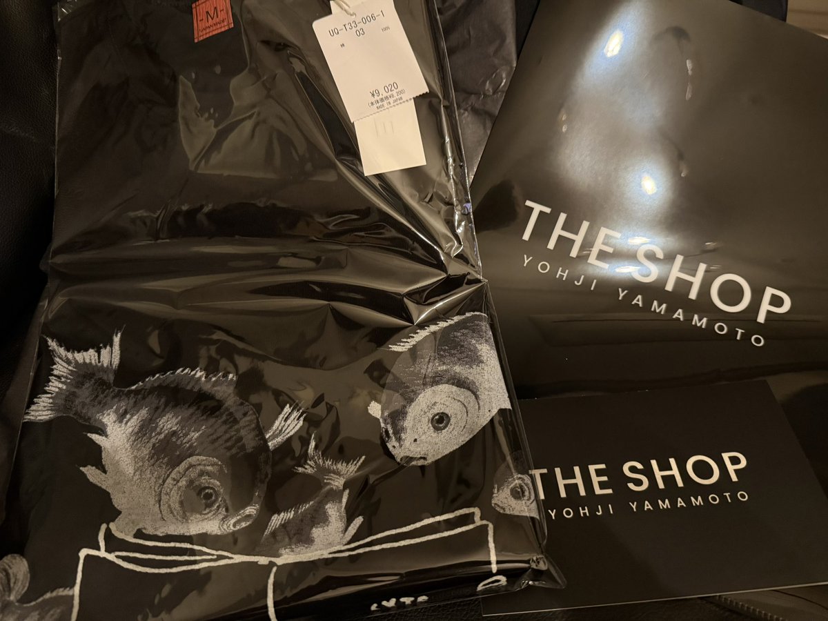 kaOrixmeyOu's tweet photo. わ-い!
届いた- ̗̀📦 ̖́-
カワイイε( ε•o•)э🫧
#YohjiYamamoto #SYTE https://t.co/5bwMLCIhMM