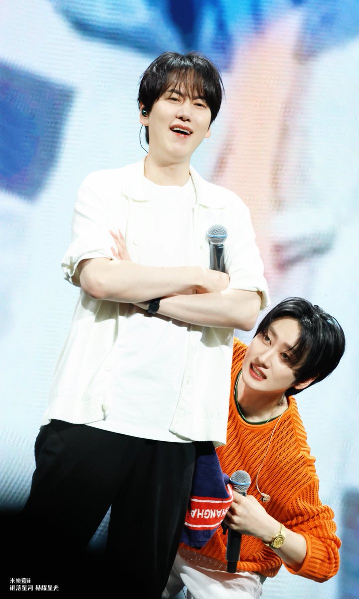 imqqqii17's tweet photo. 哥哥们真的要这样回顾往昔吗
#银落星河赫耀星光
#SUPERJUNIOR 
#슈퍼주니어
#EUNHYUK 
#KYUHYUN https://t.co/kv2QGHxgxt