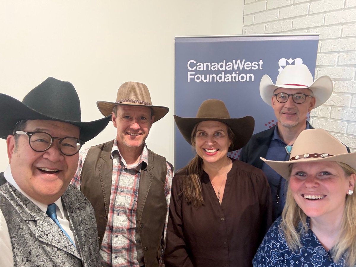 SweAmbCAN's tweet photo. Enjoying my first @calgarystampede, the fun vibe and great networking opportunities! A pleasure to talk briefly with @ABDanielleSmith and many more. Also had a good meeting with President of @CanadaWestFdn Gary Mar together with Nordic-Baltic colleagues. https://t.co/sai1IDZ1xN