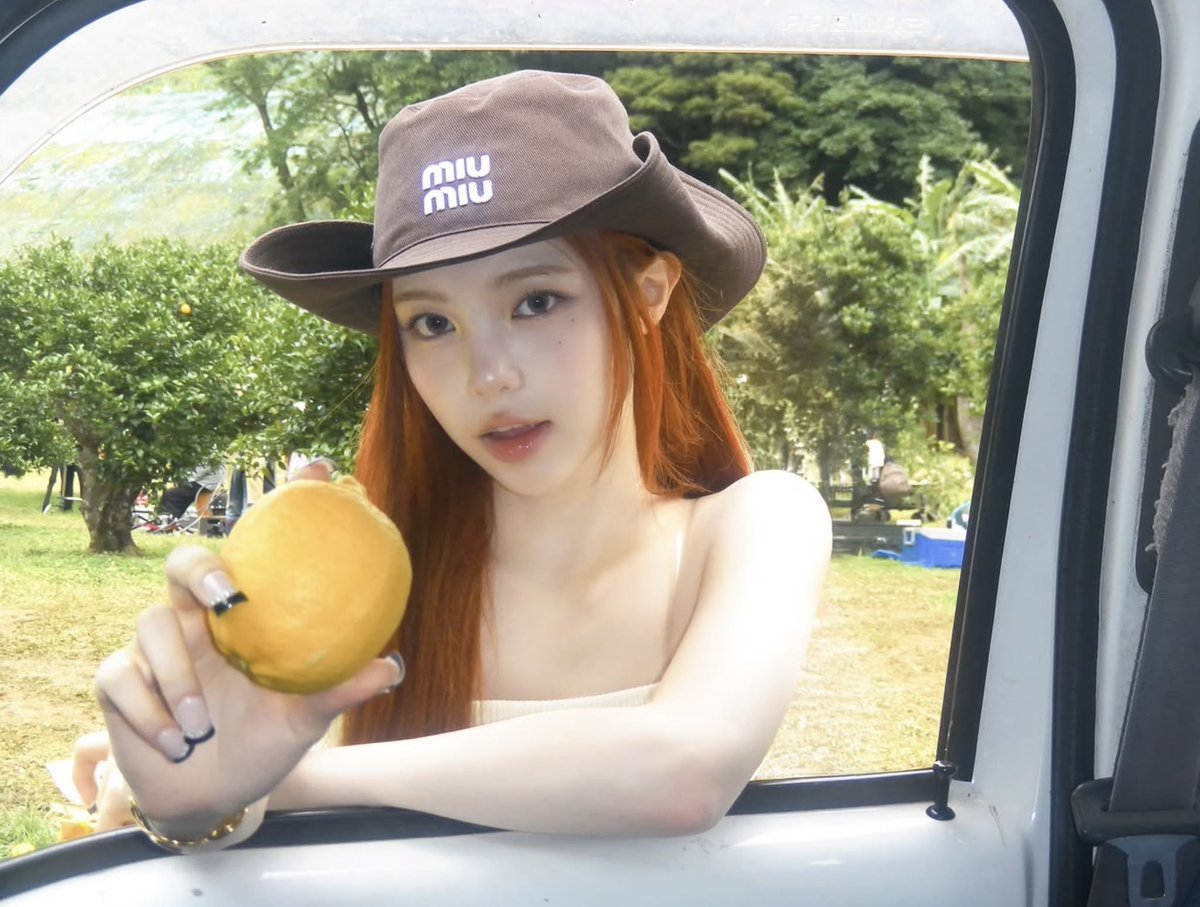 permeewn's tweet photo. ㅤㅤㅤ
                   ✶ 🥗🍎🥨  ָ࣪ ۰ { 가을 ... 🍁}
                   “ 𝙴𝙿. 𝙸 ”    ★  ⠀𝑓α𝖑𝖑⠀𝑔𝚒𝚛𝖑
ㅤ https://t.co/znMYdTybgO