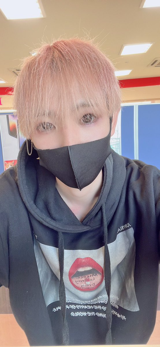 zodix2's tweet photo. さいきんのまーぼちゃんの進捗
1月に籍いれて
6月に結婚式した
(˙◁˙) https://t.co/fIwKcjrE3y