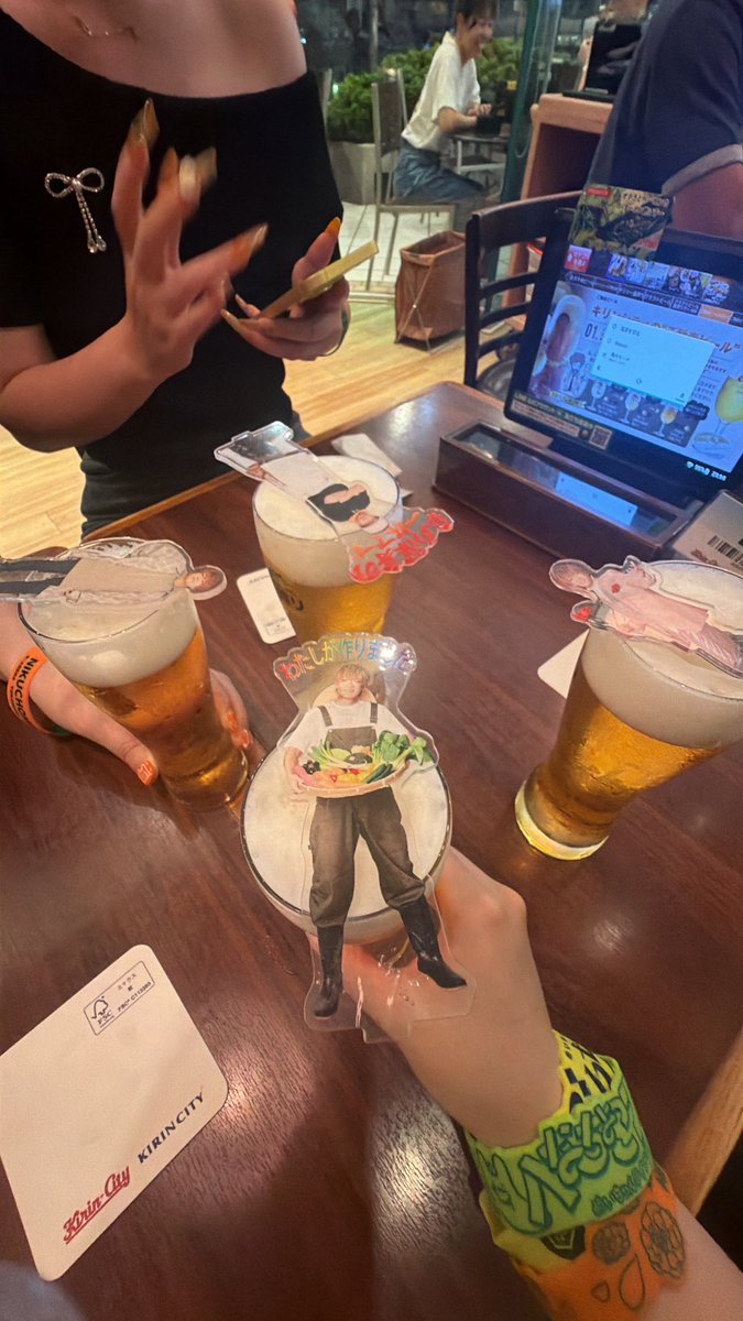 temuchintinus's tweet photo. ほんとにいい一日だったーーーーー
今日の日のこと絶対に忘れたくないな
Geroさんの最後の言葉が染みて涙ぽろぽろしてしまった
席も大きい箱で始めてこんな真ん前でホマに神だった😭😭😭いい日だった😭😭😭いい推しといい友達😭だいすき https://t.co/JJyHI8cZ6O