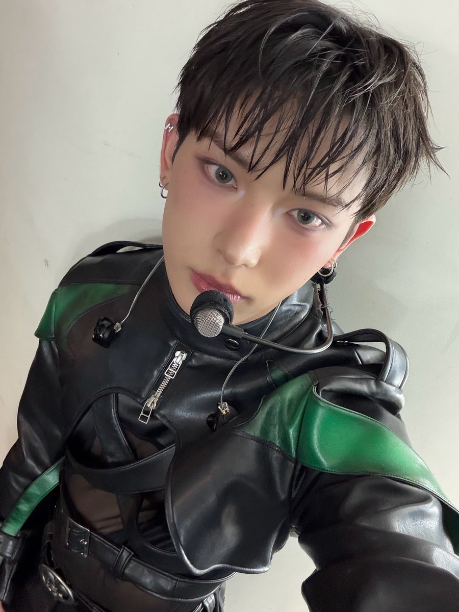 haruaringo's tweet photo. 루아 첫콘 수고했어용 💛🫰 https://t.co/Am5Zur03MT