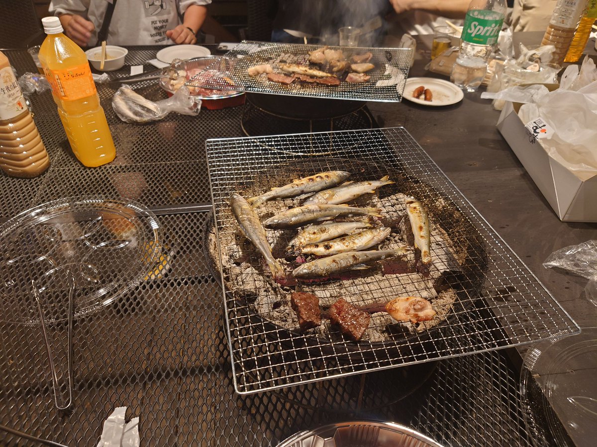 kunepe00's tweet photo. 第31回GiGO生桑店舗大会、無事終了しました。参加者なんと41名…！？地方の大会のトーナメント表が3枚目まで埋まるなんて、信じられません。英傑大戦の持つ魅力、素晴らしさを改めて感じた一日でした。関わった全ての方に感謝申し上げます。またこの景色が、みんなで見られますように！
#英傑大戦 https://t.co/bc5BWyYI6R