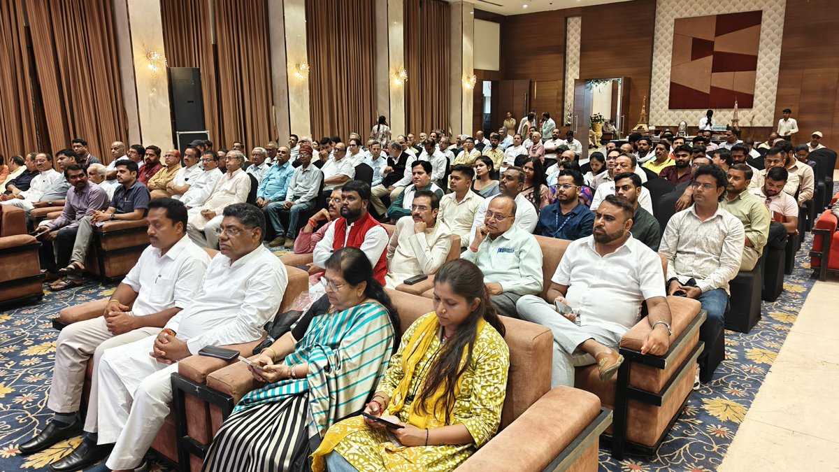 rshuklabjp's tweet photo. आज दैनिक भास्कर समूह द्वारा कटनी में आयोजित विशेष संवाद कार्यक्रम में सम्मिलित हुआ।

इस अवसर पर देश के यशस्वी प्रधानमंत्री श्री @narendramodi जी के विजन एवं मध्य प्रदेश के माननीय मुख्यमंत्री @DrMohanYadav51 जी के नेतृत्व में मध्य प्रदेश सरकार के विकास कार्यों तथा स्वास्थ्य विभाग के विकास कार्यों एवं नवाचारों से लोगों को अवगत कराया।

कार्यक्रम में मध्य प्रदेश सरकार के कैबिनेट मंत्री श्री @udaypratapmp जी, भारतीय जनता पार्टी, मध्य प्रदेश के पूर्व प्रदेश अध्यक्ष एवं खजुराहो सांसद श्री @vdsharmabjp जी, जिला अध्यक्ष कटनी श्री दीपक टंडन सोनी जी, बड़वारा विधायक श्री धीरेन्द्र बहादुर सिंह जी, श्री शशांक श्रीवास्तव जी एवं अन्य गणमान्यजन उपस्थित रहे।