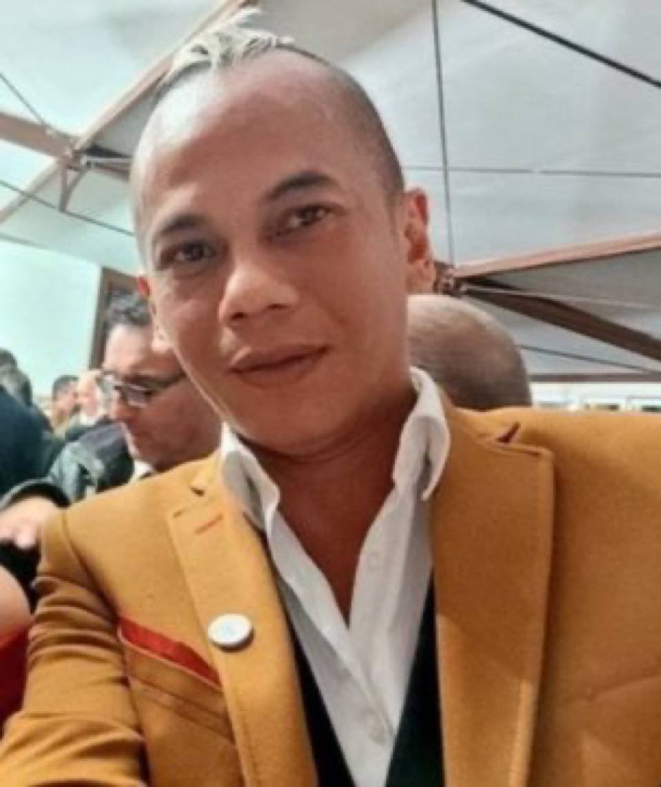 xerussis's tweet photo. @RadioGenoa Your nose tells me all I need to know about your ancestory. Your dad probably exploited a little Filipina girl from the slums of Phillipines. Son of a Filipina prostitute. https://t.co/p0IngTk48d