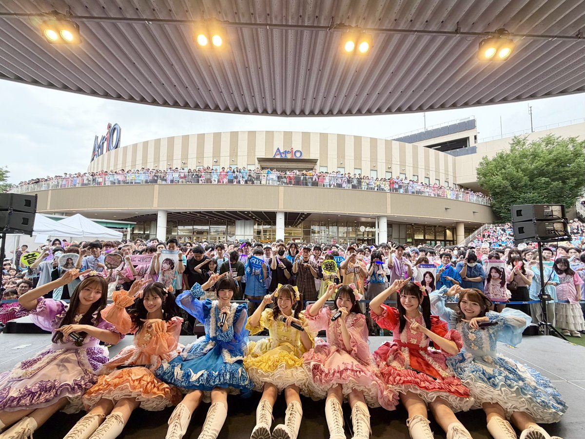 SWEET_STEADY's tweet photo. 🎪💐＃すいすて  最高の集合写真💐🎪

たくさんの方が来てくださいました💘

7/4(土) 
『3rdシングル SWEET STEP 発売記念リリースイベント』
📍神奈川県 アリオ橋本 1F屋外イベント広場

▼8/23ぴあアリーナワンマンライブ💫
https://t.co/setcnXQHbq

💙奥田彩友　＠ayu_ss0107
🩵音井結衣　＠yui_ss0109
🩷栗田なつか　＠natsuka_ss0719
💜塩川莉世　＠rise_ss0731
❤️白石まゆみ　＠mayumi_ss1227
🧡庄司なぎさ　＠nagisa_ss1029
💛山内咲奈　＠sakina_ss0229

▼「THE FIRST TAKE」みる‼️
https://t.co/3NPtL0Itoa

▼『SWEET STEP』MV🎪
https://t.co/oKBinTVU8d

＃SWEETSTEADY
