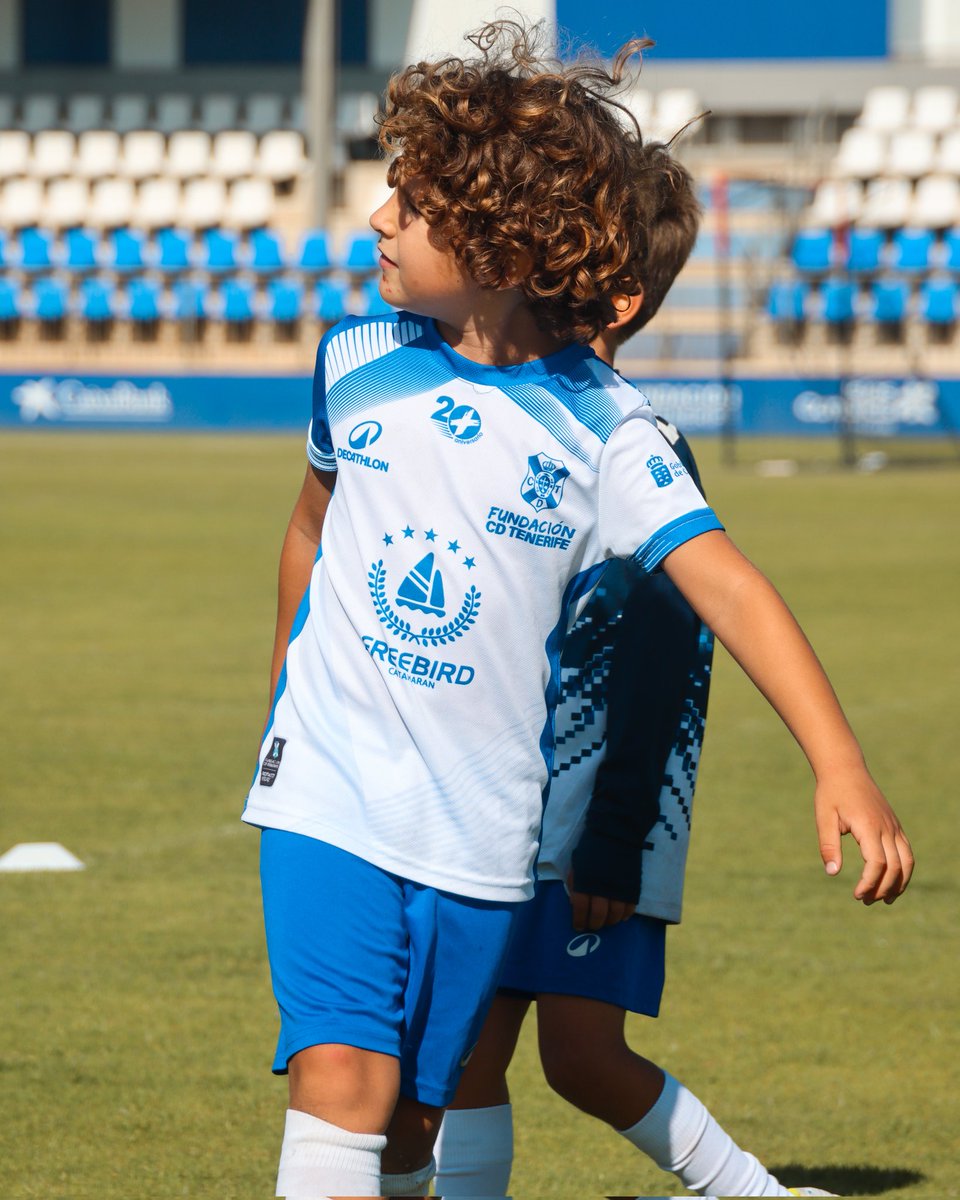 CDTFundacion's tweet photo. ⚽️ Ya está en marcha el último día de #CampusSuma en la Ciudad Deportiva de Tenerife Javier Pérez ⚪🔵.

#FundaciónCDT @CDTOficial @CdtCantera #TanNuestro https://t.co/PFoNGhDAsA