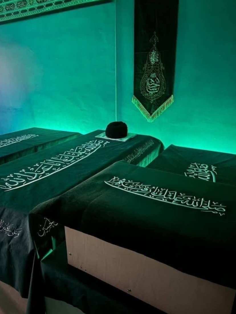 Arash69783's tweet photo. خوش به حالت آقای ما ، کاش حسین هم مارو بخره...

#وداع_علویان
#باید_برخاست https://t.co/VeMG4TcJnz