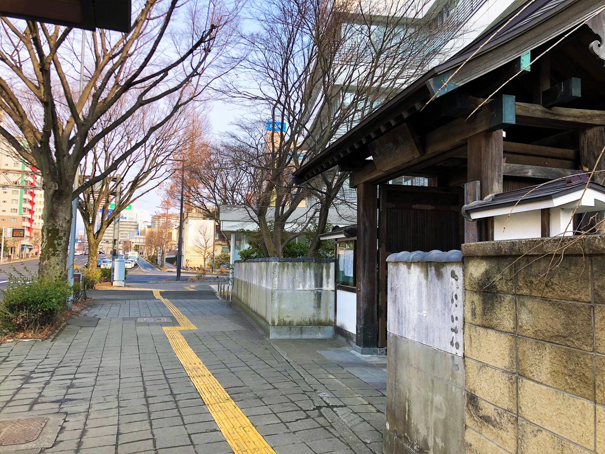 nantoru's tweet photo. 秋の道 https://t.co/2zB9lvtANr
