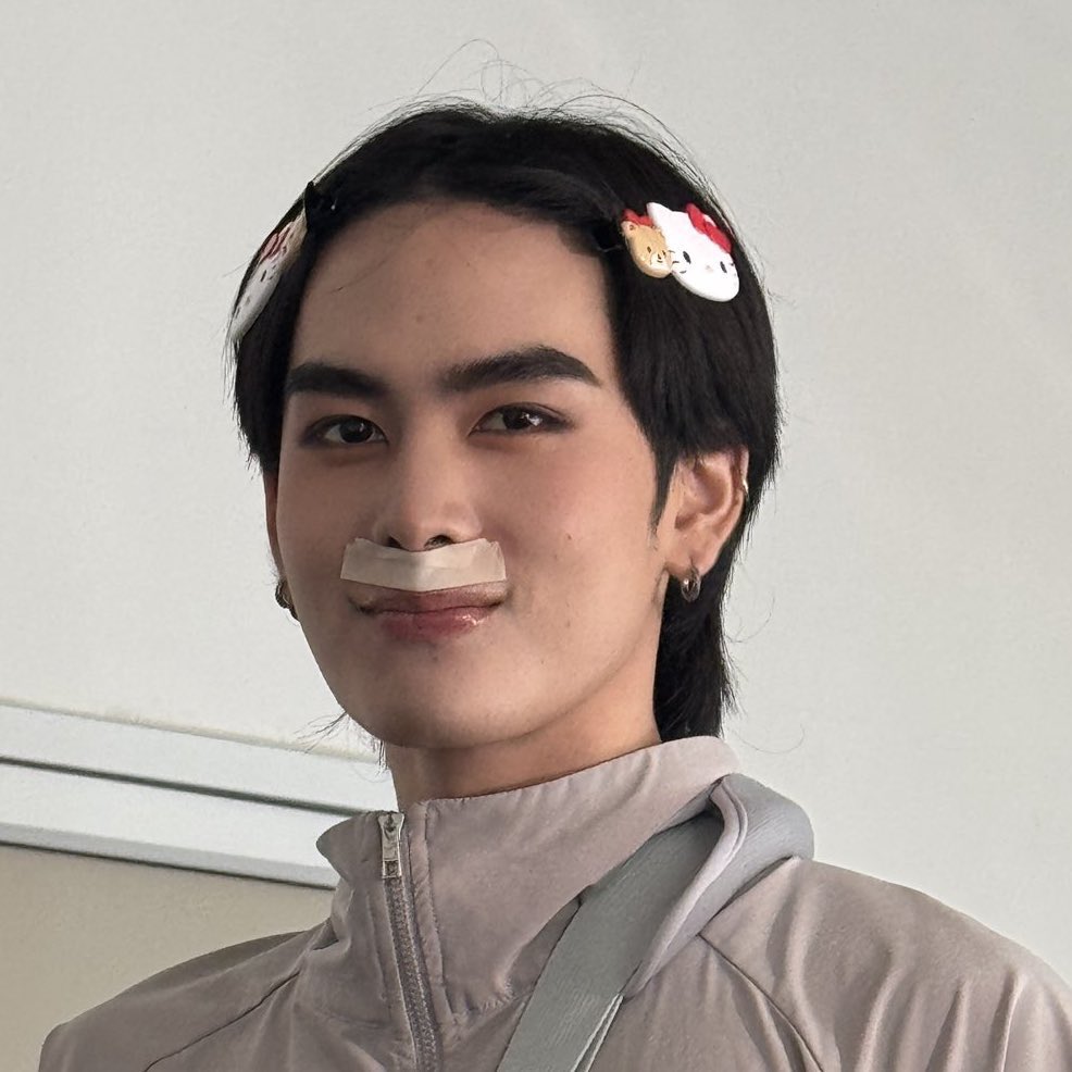 psiluvvu's tweet photo. เมี่ยงติดกิ๊บเหมือนป๊าเยย https://t.co/XjpEknDIYV
