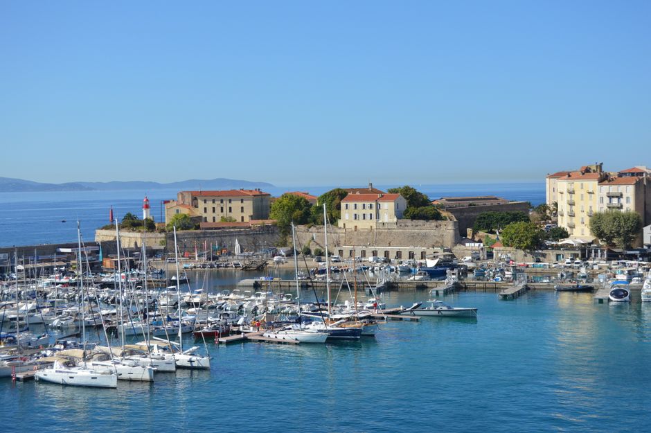 aircorsica's tweet photo. ✈️ #ByAirCorsica

🎉 Aujourd’hui, nous avons le plaisir d’inaugurer notre nouvelle liaison directe entre #Ajaccio et #Rennes ! 

📍 Ajaccio ↔ Rennes
📅 jusqu'au 31 octobre 2026
📍 Bastia ↔ Rennes
📅 jusqu'au 27 septembre 2026

Réservez dès maintenant 👉 https://t.co/K7lIxHRXgt https://t.co/yBRFdn1LbR