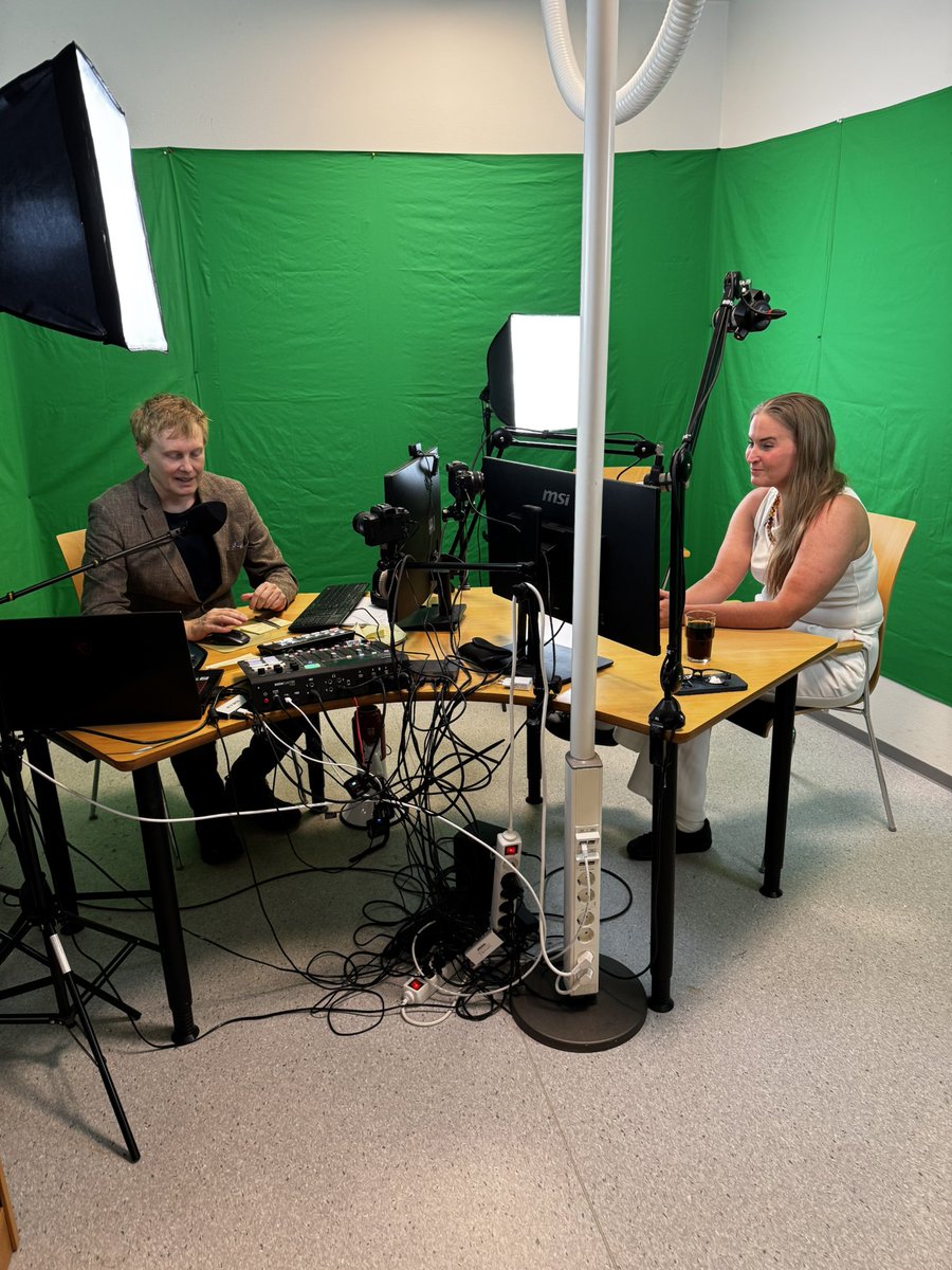 Norgesdem's tweet photo. Vår leder Anne Cecilie blir nå intervjuet på Radio Haugaland. 
Kommer på https://t.co/5IYlQCS03r om en stund. https://t.co/QP3hclc7jy