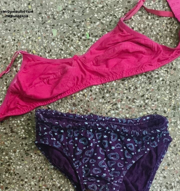 MrDomBull's tweet photo. Follower oda Amma Used Bra and Panties guys ava paiya athula kai aduchutu Iruka 😉👙🔥
#cuck #son #mom #matured #used #bra #panties #bikini #tamil #sniff https://t.co/QWQiyOLY8z
