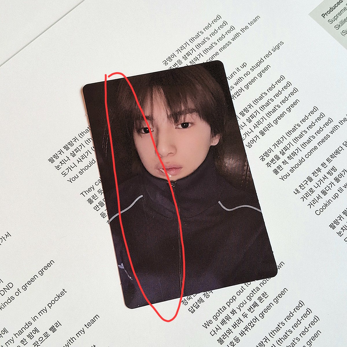 jongseonglst's tweet photo. *detail pc juhoon ada garis erorr printing tapi ga damage/scratch, masih mulus karena fresh pull 

✅️ boleh negoin aja sampe deal https://t.co/27mNbEzo4Q