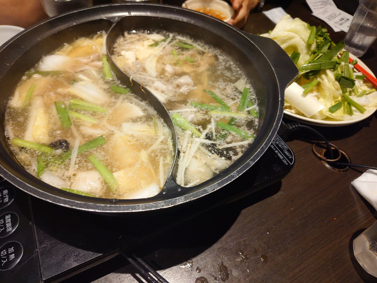 hyp622's tweet photo. 3年ぶりくらいのしゃぶ葉 https://t.co/gNBvH8LLzj