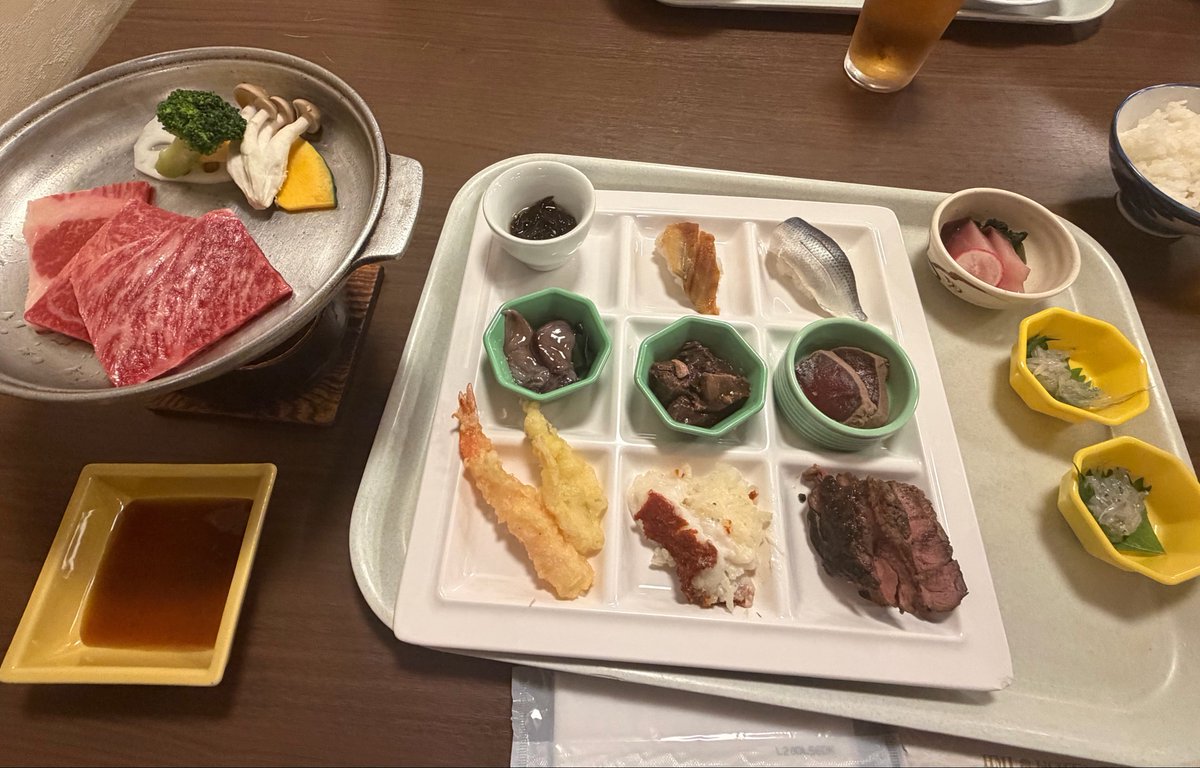 RS_NB's tweet photo. ブュッフェ！！！
予約した時のプランで、鳥取牛の陶板焼つき。 https://t.co/qzuRm1ODKC