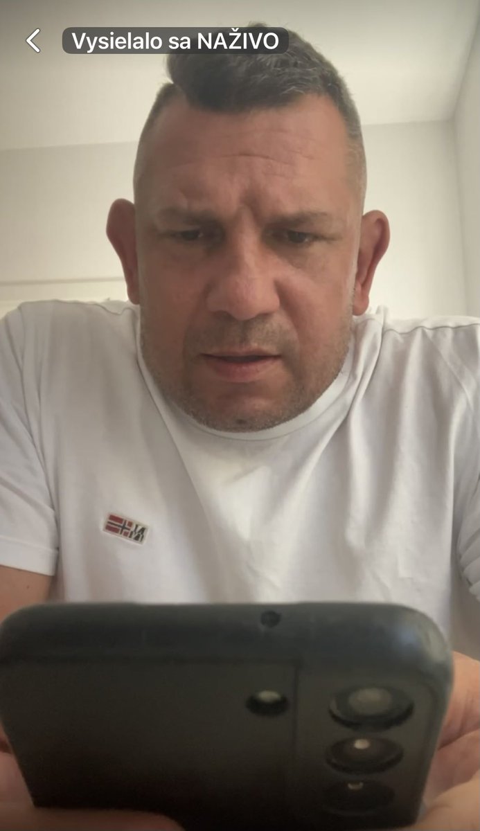 spac_spaceman's tweet photo. Tuto putlerova a hranolova onuca Šoun dnes o 16:00 na námestí Slobody v BA organizuje “protest proti sobášeniu párov rovnakého pohlavia”. Prídite si pozrieť výkvet plochozemcov, hoaxerov, náckov a iných mentálov v akcii 😀 https://t.co/wufjx8iAB8