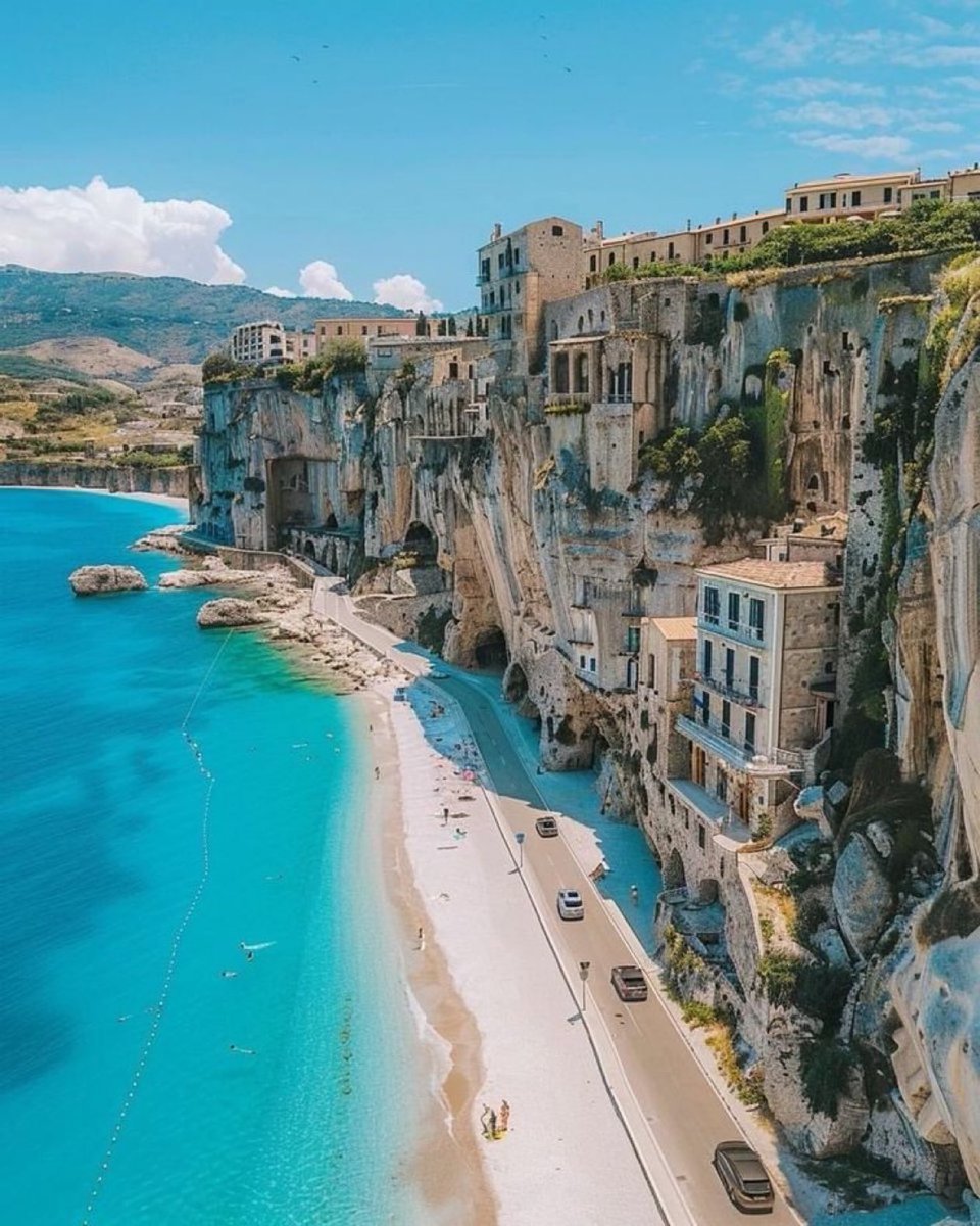 viewsoff's tweet photo. Calabria, Italy 🇮🇹 https://t.co/qv41XvIwa7