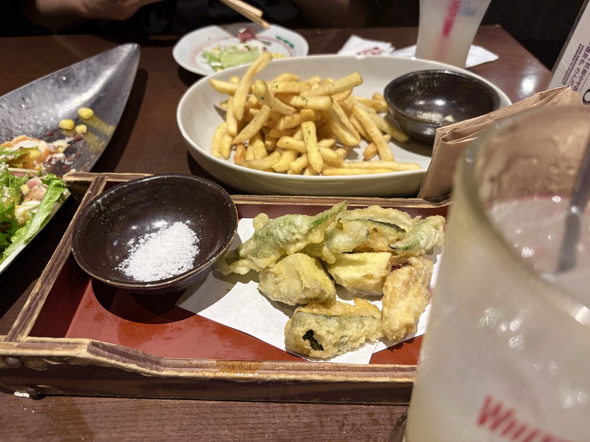 k0423rinrin's tweet photo. 1日お友達と
食べて
食べて
歩いて
体験して
歩いて
食べて飲んでます🍻 https://t.co/kubvSuDlVV