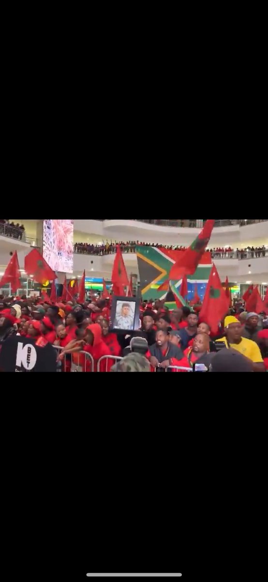 ManyamaRector's tweet photo. @MbhazimawaGaza This is what he saw 🤷🏿‍♂️🤷🏿‍♂️ https://t.co/OjMZ2EeM65
