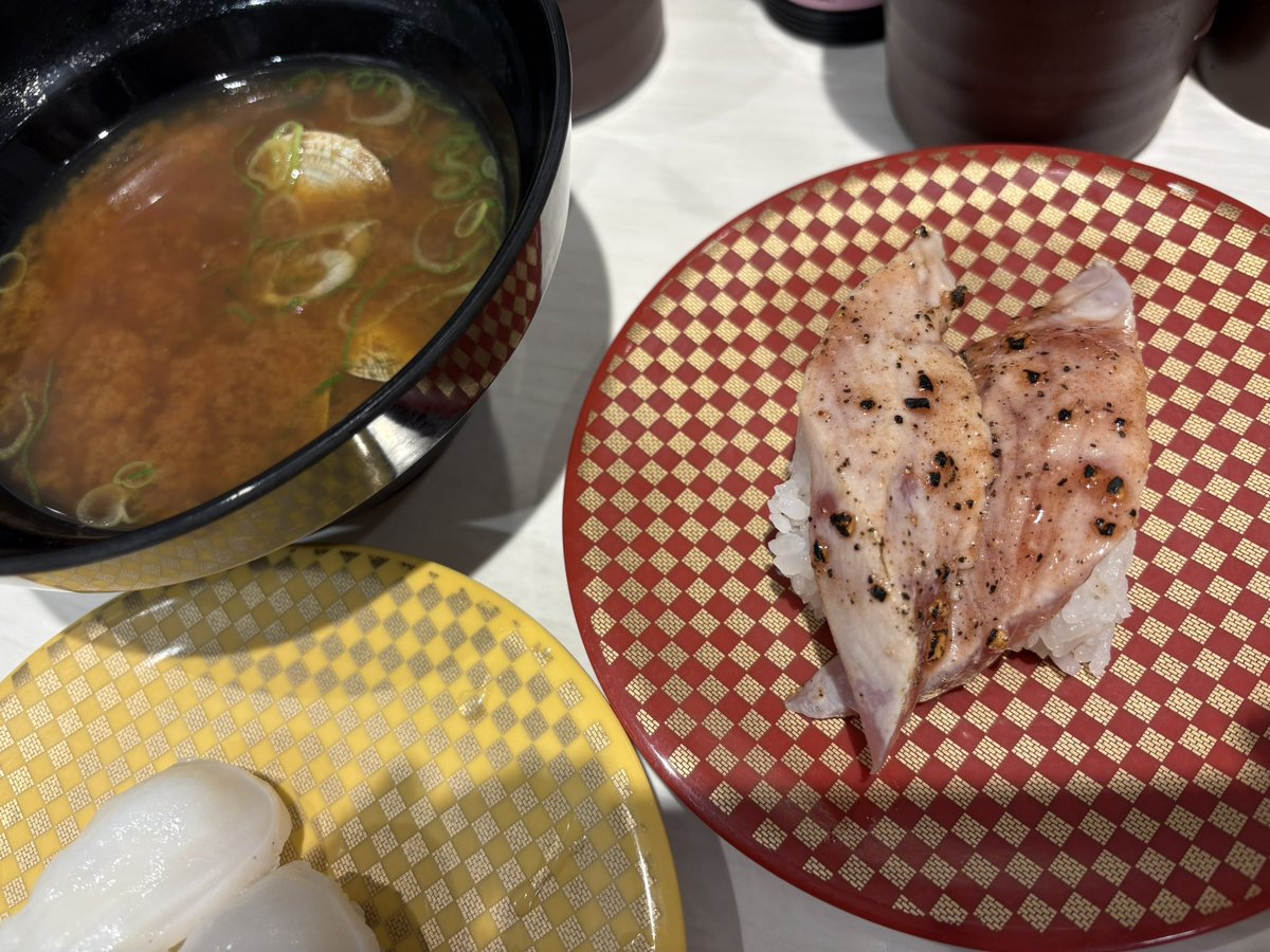 ria_journey0's tweet photo. 今日は魚べい🍣

気づいたら
いつもより食べちゃう😂

みんなはどこの回転寿司が好き？🙋‍♀️ https://t.co/QSKyAPg30u