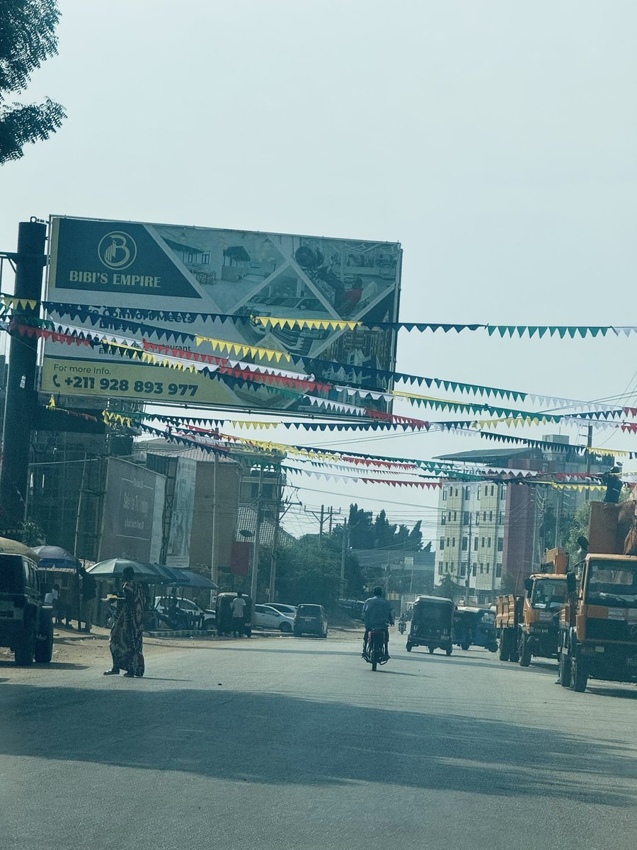 zack_diary's tweet photo. The current mood of independence’s speculation in Juba. #SSDAT15 .
Where are you celebrating your Independence Day, #SSOX? https://t.co/cv3eJaRXE7