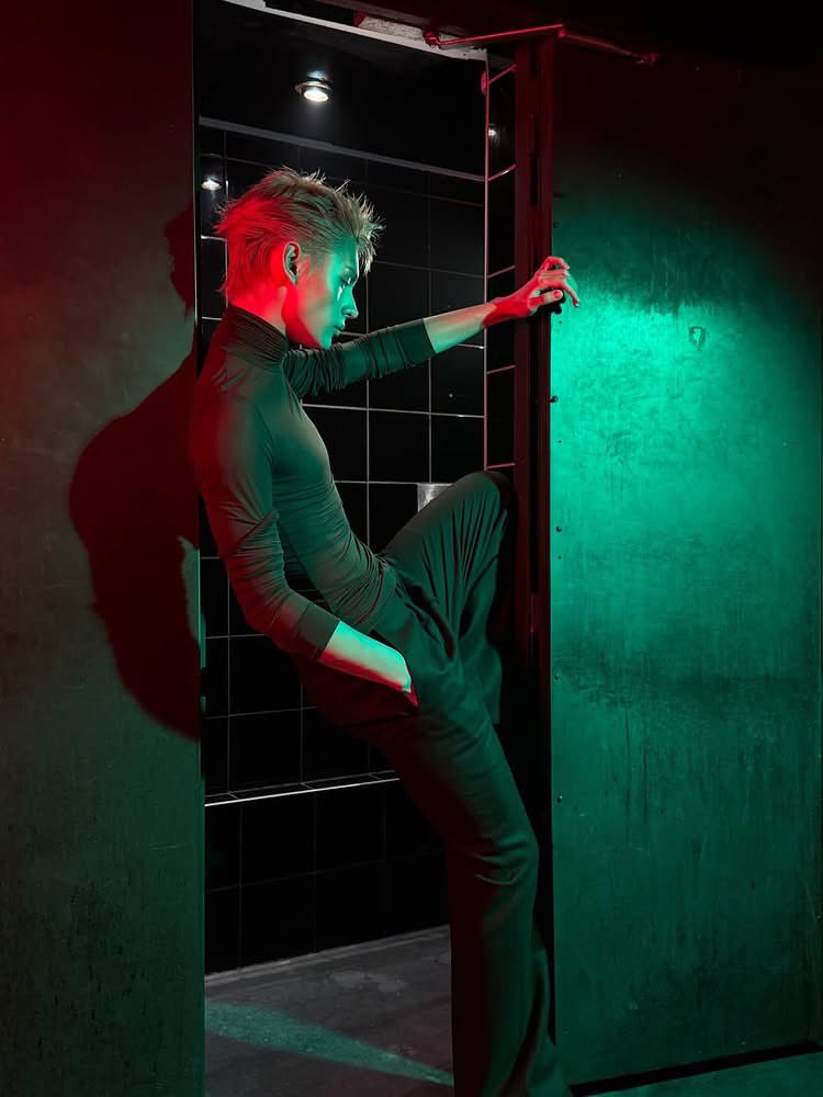 cherry_jam3s's tweet photo. @GQKOREA @YSL @cortis_bighit Saint Laurent creates the vision, and JAMES CHAO brings the emotion. That's what makes this special.

JAMES ASCENDS IN YSL GAZE

#JAMESxSaintLaurent
#SaintLaurentSS27 https://t.co/S3pHiaXEqc