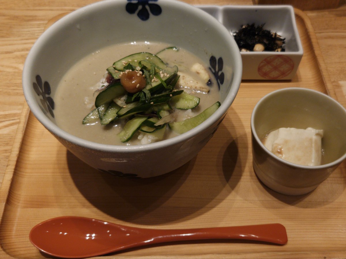 mattariniku's tweet photo. 夏に食べるやつ https://t.co/9mH4DNGZBg