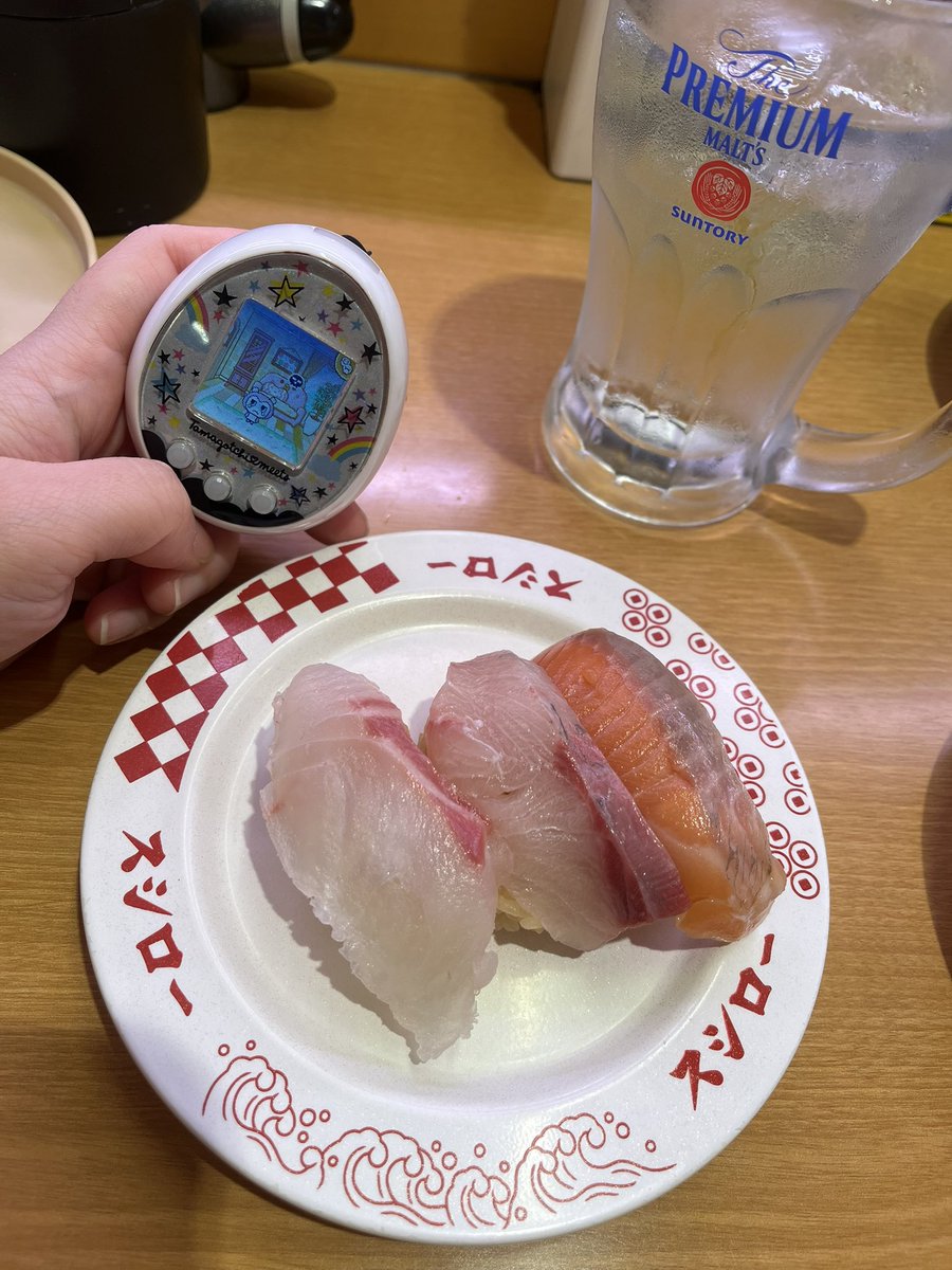 rim013's tweet photo. おすしあわせしにきた〰︎🍣
最近毎週食べてる🍣しあわせ🍣
(体調の悪いたまごっち付き🥚) https://t.co/UANeaNxNn1