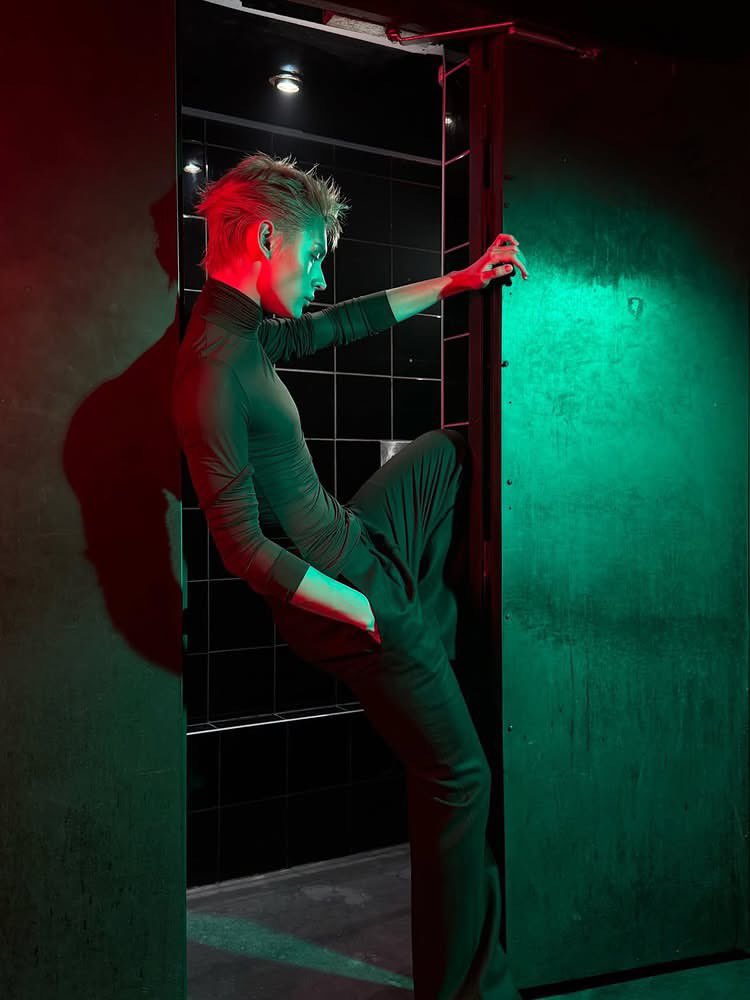 Kyms27's tweet photo. @GQKOREA @YSL @cortis_bighit James doesn’t just wear Saint Laurent—he understands its attitude

JAMES ASCENDS IN YSL GAZE

#JAMESxSaintLaurent  #SaintLaurentSS27 https://t.co/Swxgm4EdFK