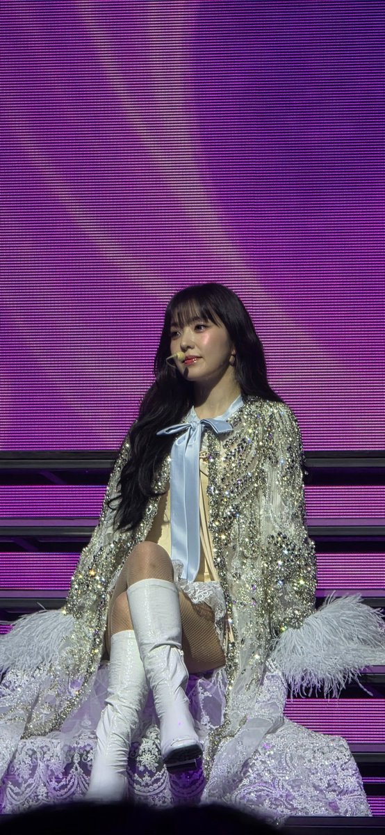 seurrene_'s tweet photo. IRENE WITH BANGS TODAY!!! https://t.co/TaljbFUG4N