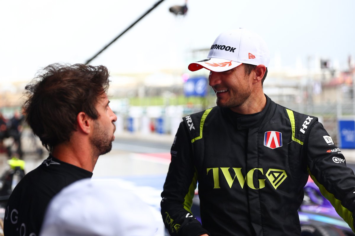 eFORMULAnews's tweet photo. Felix da Costa and Dennis are back in the title race after securing a @FIAFormulaE podium finish in Shanghai 🇨🇳

https://t.co/dFE7VXeDjh

#FormulaE #ABBFormulaE #ShanghaiEPrix https://t.co/NiQgWHFE0a
