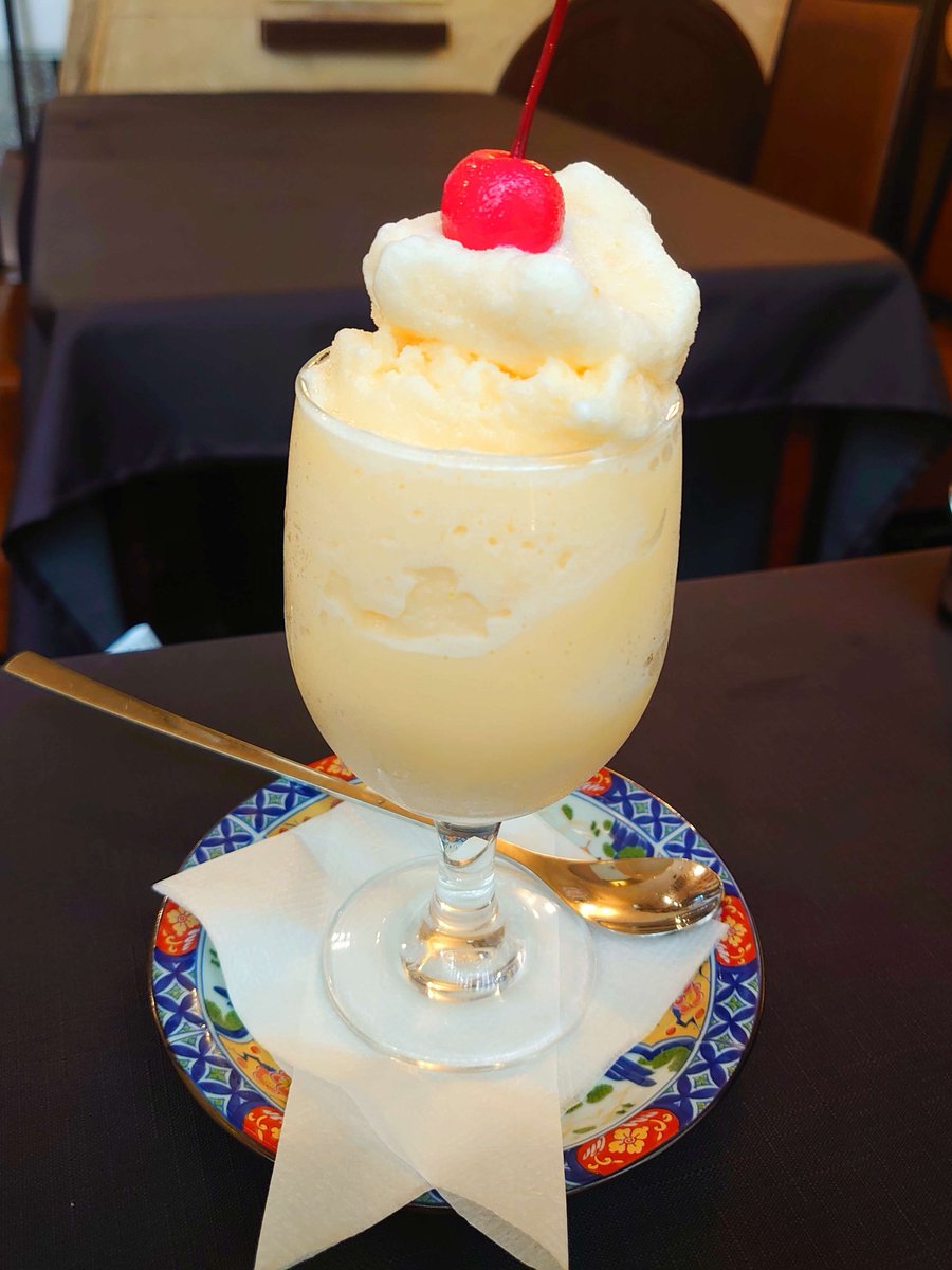 yoriyoriyorikoo's tweet photo. 他県民『ミルクセーキ？飲み物でしょ』

長崎県民『ミルクセーキは食べ物です！！！』 https://t.co/a3sB5P5vzy