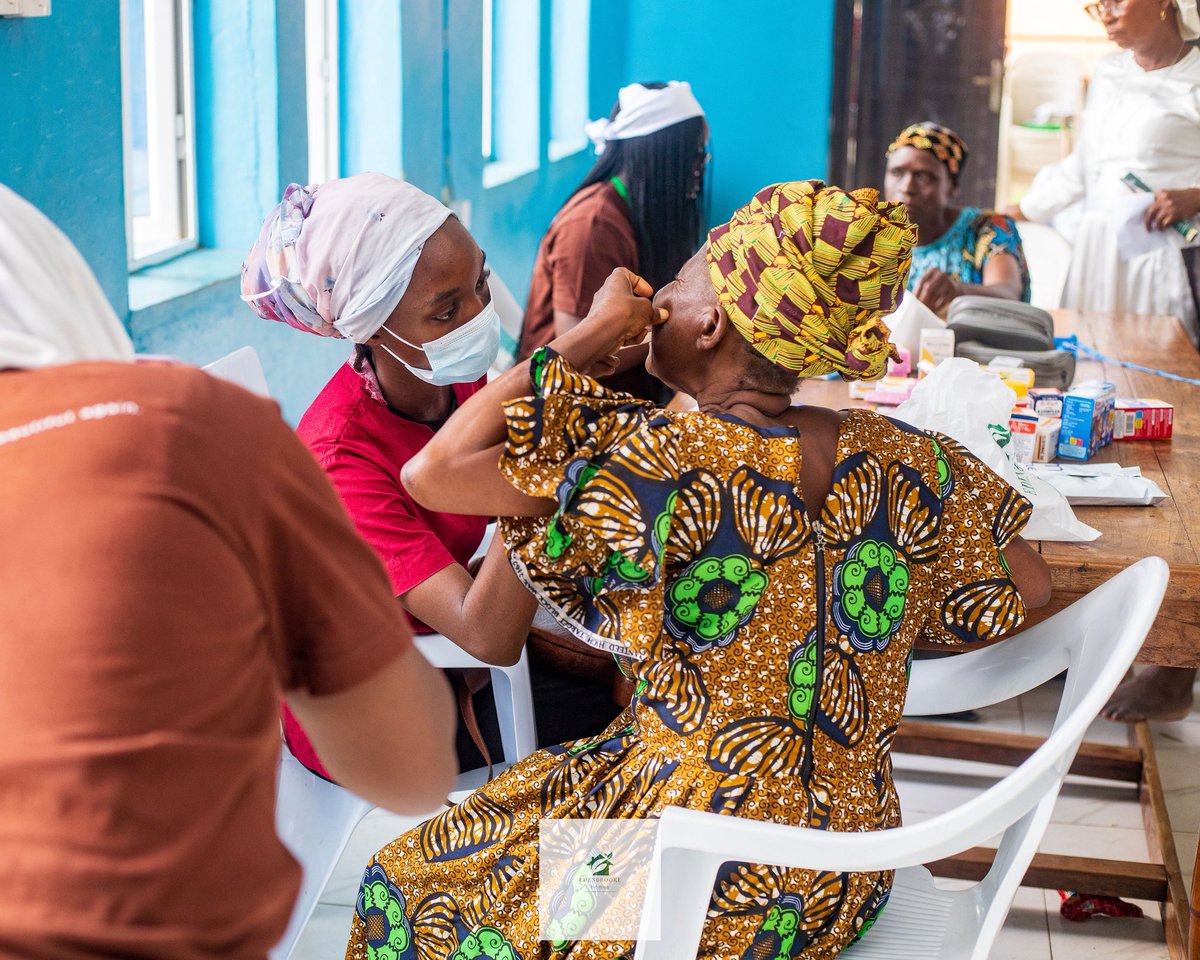 dojarabbit_'s tweet photo. Last month, we ran our first medical outreach @EdenbrookeHomes 🥰

A  full day at The Celestial Church of Christ in Mokola, Ibadan. Older adults who’d been quietly managing their health alone came in, got properly seen, and left with the medications they needed in hand.

100 people came through, and while some hadn’t been checked in a while, a  few found out that day that something was wrong — and now they know, and can do something about it.

The part that stayed with me was when one of the elderly attendees was asked if they’d prefer a social event invite next time, or a health check — and they said event/outing.

This just proves that a lot of times, elderly people just want to go out there and feel young again. They want to mingle and socialize with their peers way more than we think.

We pulled it off with a team that showed up for free, and with people who donated money and supplies because they believed it should happen. And it did.

This isn’t outreach for its own sake. It’s the beginning of what @EdenbrookeHomes is here to do — make sure the people who built this country aren’t left to face old age alone.

More coming. This was just one day. 💚🤎