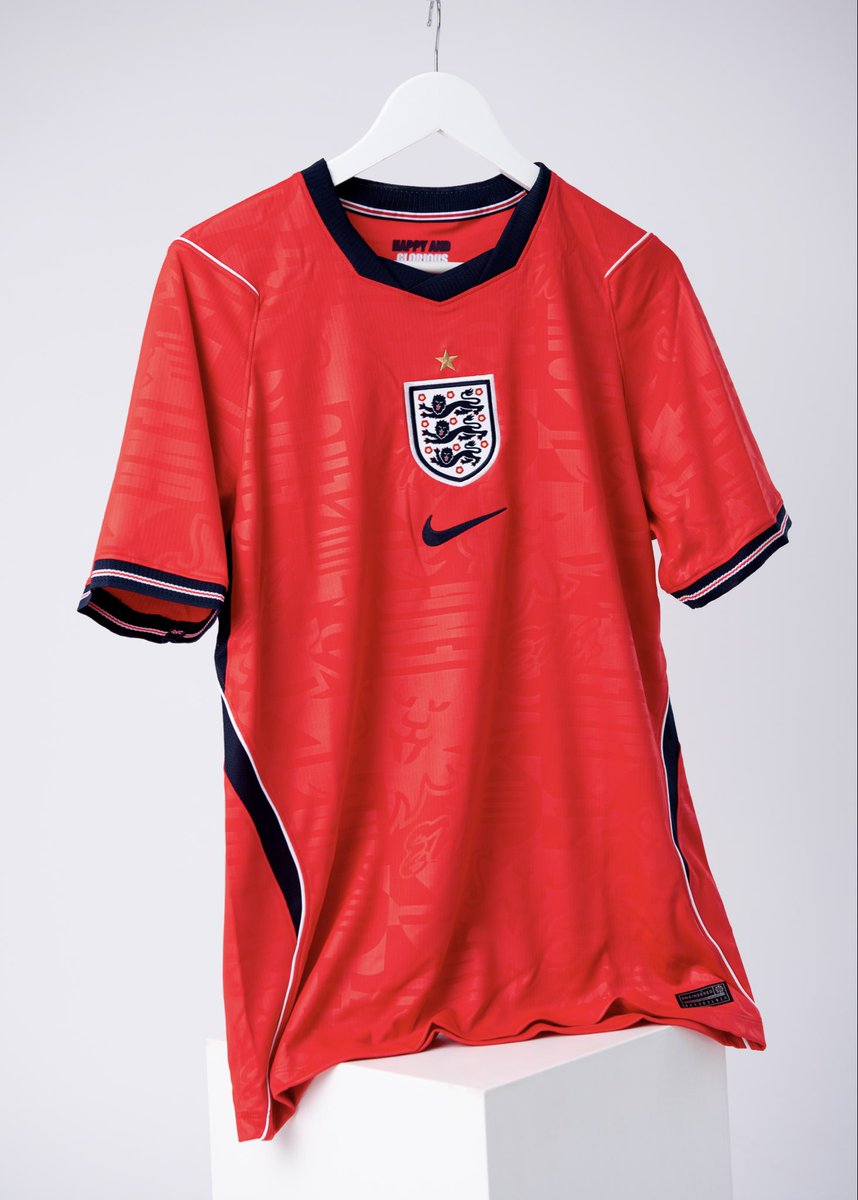 statsvillage's tweet photo. England away shirt anyone? 👀

We're giving away an England away shirt (size L or XL) to one lucky follower!

To enter:

👉🏼 Repost and like

👉🏼 Follow @statsvillage @thetipsguide @bettingvillage 

👉🏼 Comment why you want the shirt

18+ only https://t.co/fj2ZdPB0YP