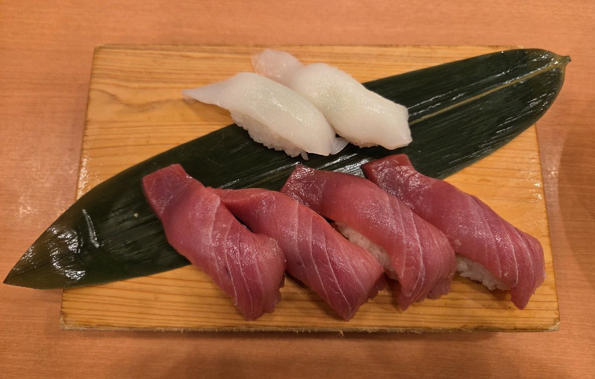 Tac1130's tweet photo. 七夕祭りから帰宅後、夕食は、ちょっと贅沢なお寿司を食べてきました🍣 https://t.co/OJYdmgIm8P